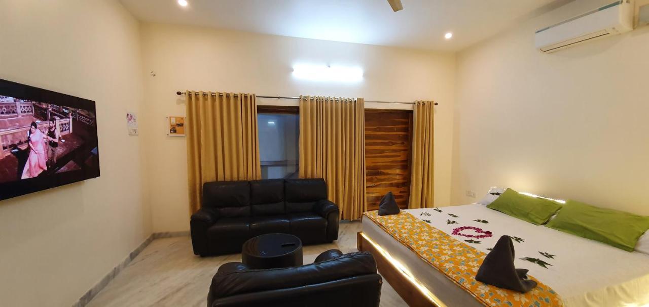 Shree Suites Kuttālam Exterior photo